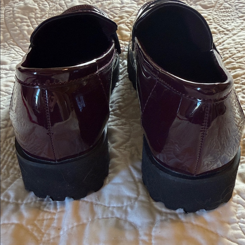 Jones New York women’s Deep Burgundy Slip-On Lug Loafers - Picture 7 of 8